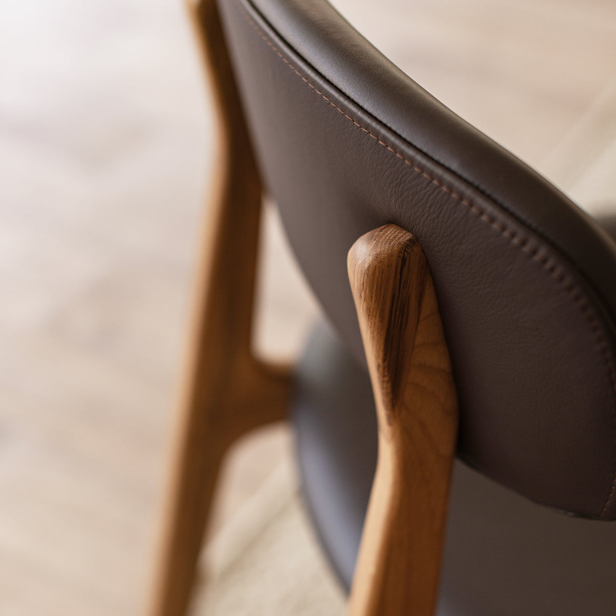 Chocolate Brown / Oak